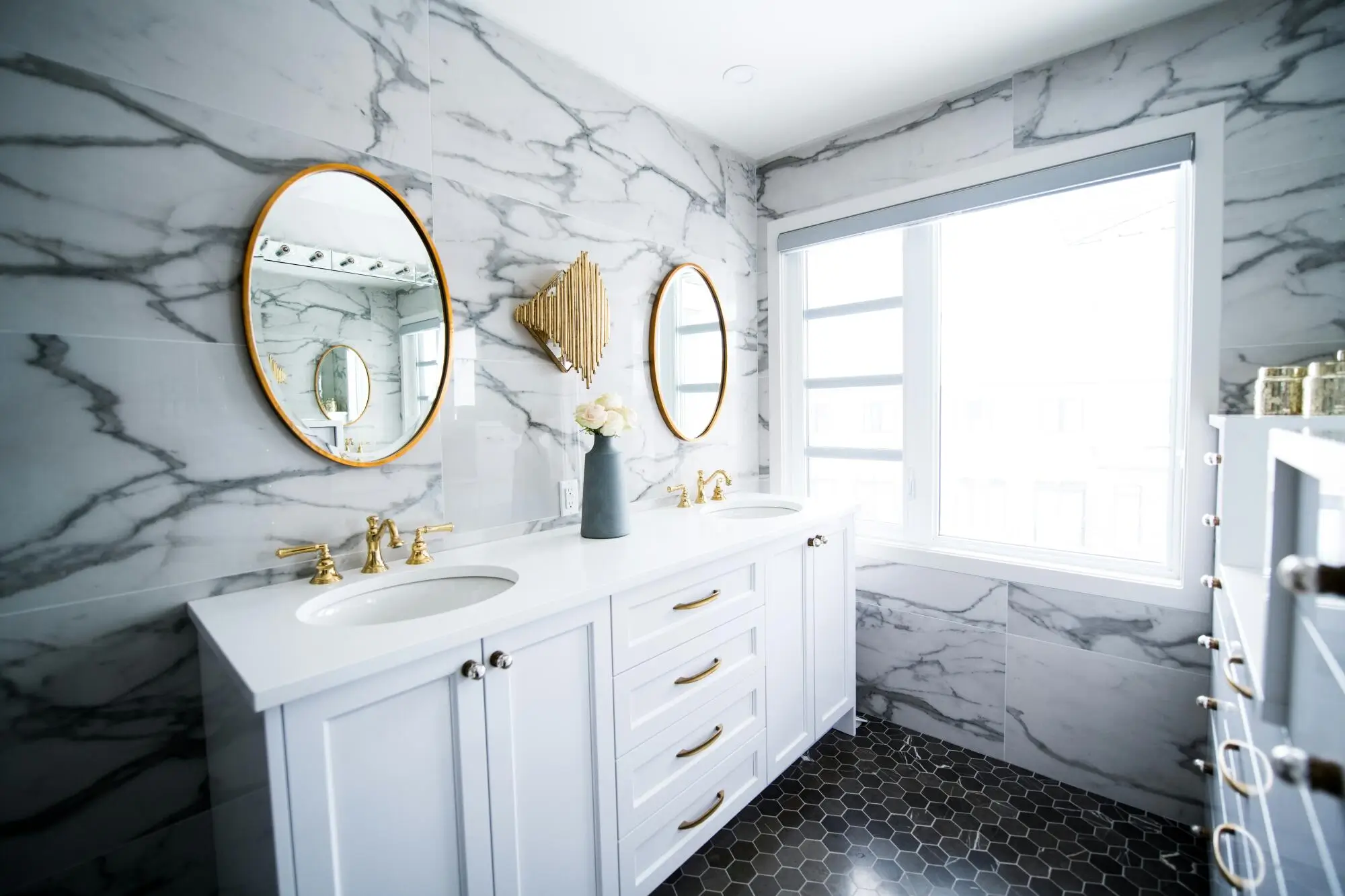 Bathroom Cleaning Tips for Vacation Rentals: A Spotless Experience