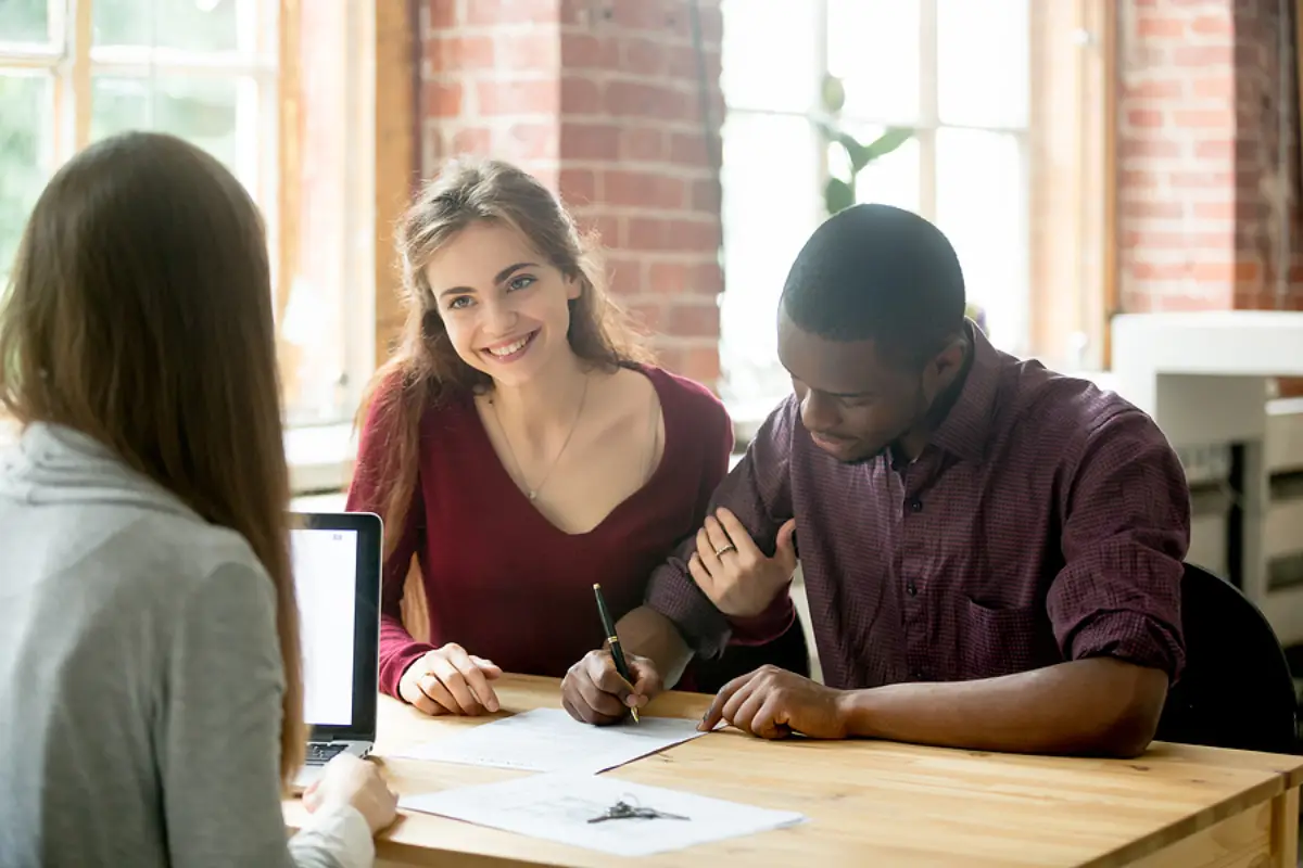 Lease Smarter in Miami: Tenant Behaviors That Predict Trouble Early